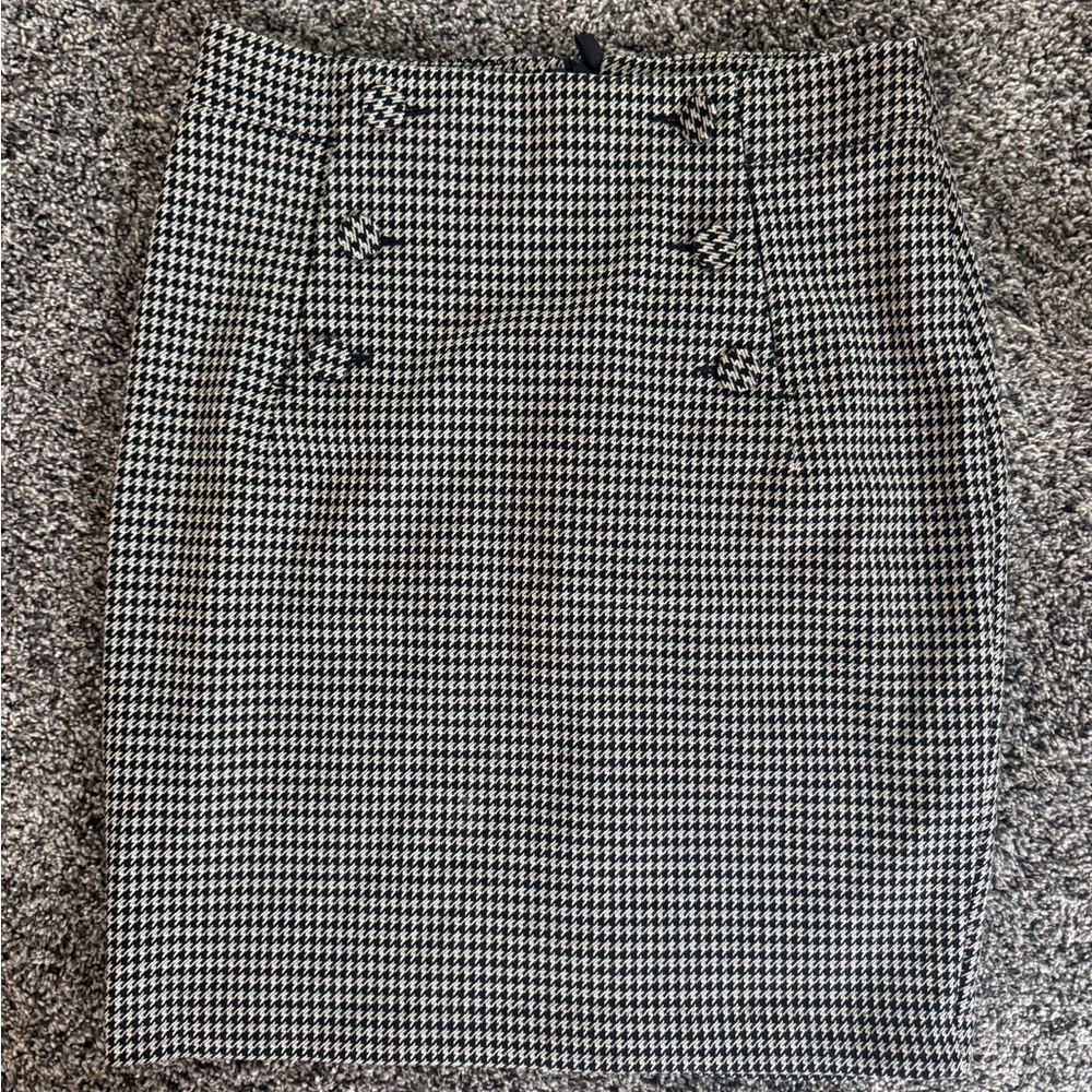 H&M Black and White Houndstooth Pencil Skirt